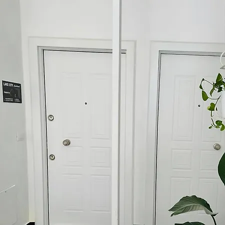 Cozy Flat Near Air Albania Stadium 2 *