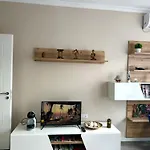 Cozy Flat Near Air Albania Stadium 2 Lejlighed *