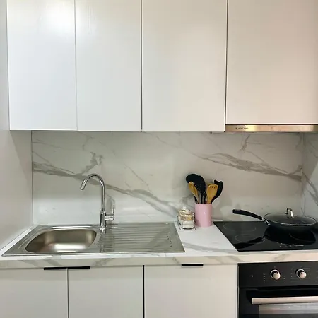 شقة Cozy Flat Near Air Albania Stadium 2 *