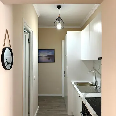 Cozy Flat Near Air Albania Stadium 2 Апартаменты *