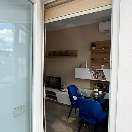 Cozy Flat Near Air Albania Stadium 2 *