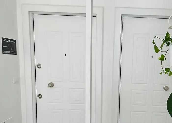 Cozy Flat Near Air Albania Stadium 2 *