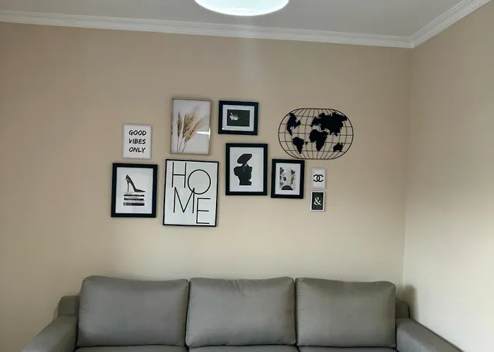 Lägenhet Cozy Flat Near Air Albania Stadium 2 *